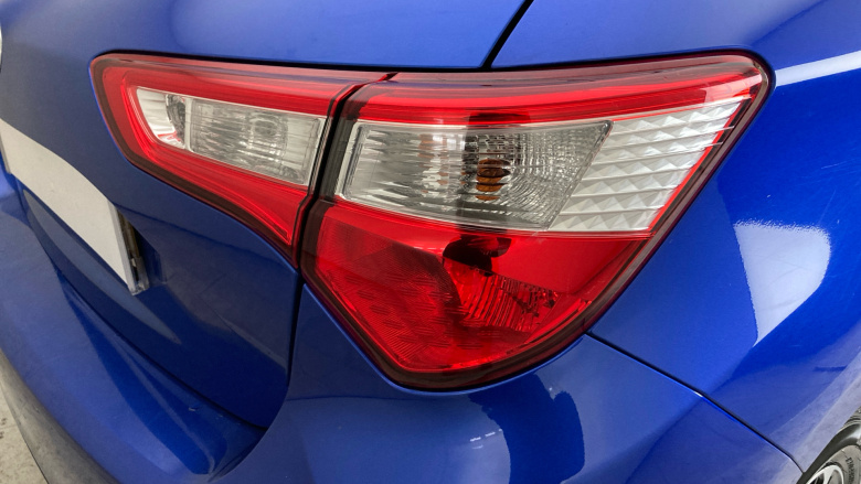 Toyota Yaris 1.5 VVT-i Icon Tech 5dr Petrol Hatchback